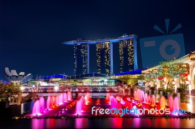 Singapore - Feb 8 , 2017 : Singapore Cityscape At Night In Singapore Stock Photo