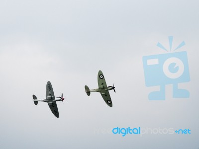 Spitfire Mk X1x Ps915 The Last One Produced Flying Over Dunsfold… Stock Photo
