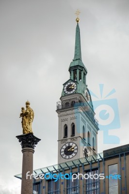 St Marys Column And St Peters Church In Munich Stock Photo