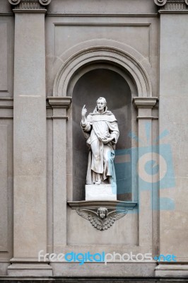 Statue At Santi Bartolomeo E Stefano Church In Bergamo Stock Photo
