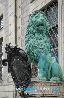 Statue Of  A Green Lion At Odeonsplatz In Munich Stock Photo