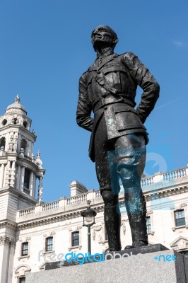 Statue Of Jan Christian Smuts In Parliament Square London Stock Photo
