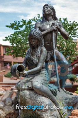 Statue Of Native Indians In Sedona Stock Photo