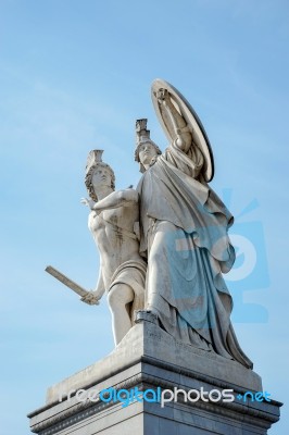 Statue Of Young Man Led To A New Battle By Athena On The Castle Stock Photo