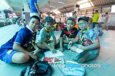 Student 9-10 Years Old, Scouts Work Together, Scout Camp In Bangkok Thailand Stock Photo