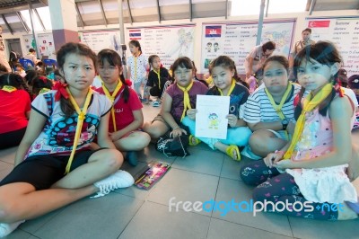 Student 9-10 Years Old, Scouts Work Together, Scout Camp In Bangkok Thailand Stock Photo
