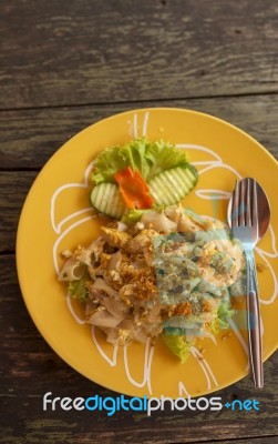 Thai Style Fried Noodle With Chicken And Vegetable Stock Photo