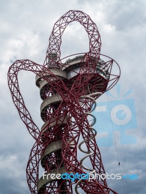 The Arcelormittal Orbit Sculpture At The Queen Elizabeth Olympic… Stock Photo The Arcelormittal Orbit Sculpture At The Queen Elizabeth Olympic… Stock Photo