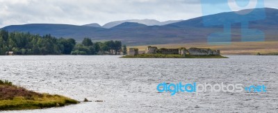The Derelict Castle At Lochindorb Stock Photo