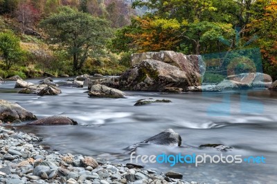 The Glaslyn River In Autumn Stock Photo