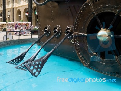 The Navigators By Sculptor David Kemp At Hays Galleria In London… Stock Photo