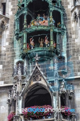 The Rathaus-glockenspiel In Munich Stock Photo