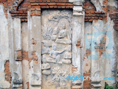 The Sculpture On Temple Wall In Thailand Which Open For Public Stock Photo