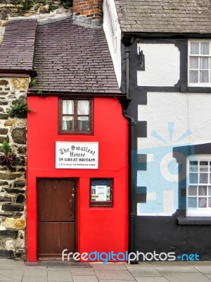 The Smallest House In Great Britain Stock Photo