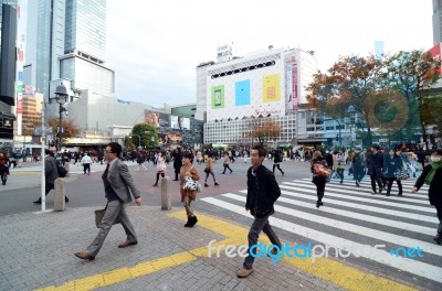 Tokyo - November 28: Crowds Of People Crossing The Center Of Shi… Stock Photo