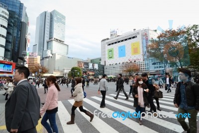 Tokyo - November 28: Crowds Of People Crossing The Center Of Shi… Stock Photo