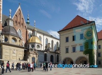 Tourists Congregating Outside Wawel Cathedral In Krakow Stock Photo