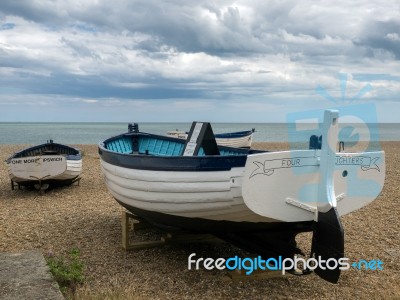 Traditional Fishing Boats On The Beach At Aldeburgh Stock Photo