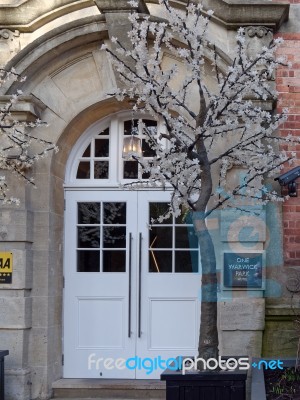 Tunbridge Wells, Kent/uk - January 5 : Entrance To One Warwick P… Stock Photo