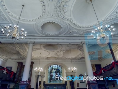 Tunbridge Wells, Kent/uk - January 5 : Interior Of The Parish Ch… Stock Photo