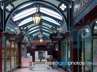 Tunbridge Wells, Kent/uk - January 5 : The Great Hall Arcade In Stock Photo
