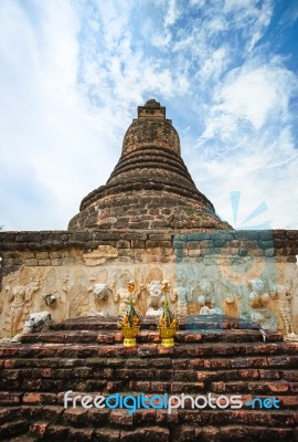 Unesco World Heritage Site Wat Chedi Si Hong In Sukhothai Stock Photo