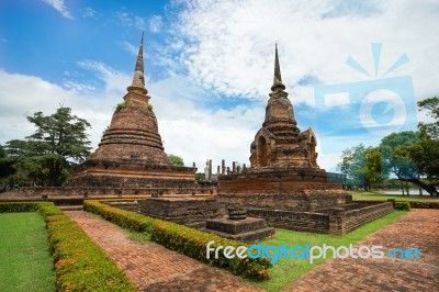 Unesco World Heritage Site Wat Sa Si In Sukhothai Stock Photo