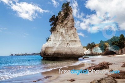 Unusual Rock Fornation At Cathedral Cove Near Hahei In New Zeala… Stock Photo