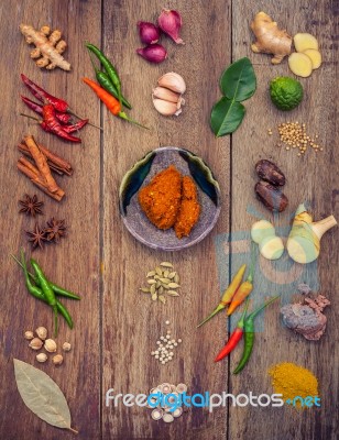 Various Of Thai Food Cooking Ingredients And Spice Red Curry Pas… Stock Photo