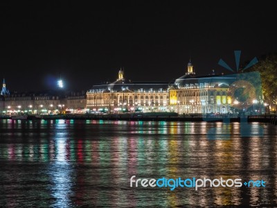 View Across The River Garonne In Bordeaux At Night Stock Photo