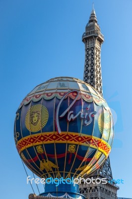 View At Sunrise Of The Paris Hotel In Las Vegas Stock Photo