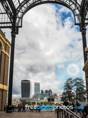 View From Hays Galleria Towards The City Of London Stock Photo