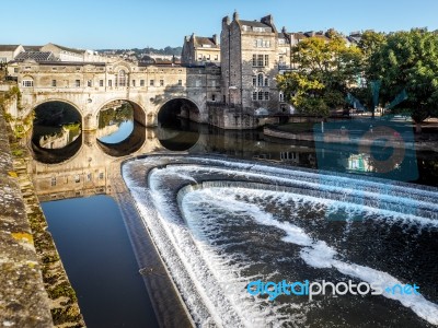 View Of Pulteney Bridge And Weir In Bath Stock Photo