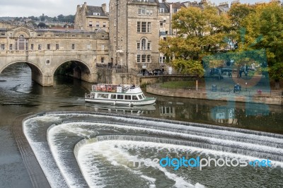 View Of Pulteney Bridge In Bath Stock Photo