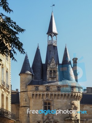 View Of The Exterior Of Porte Cailhau (palace Gate) In Bordeaux Stock Photo