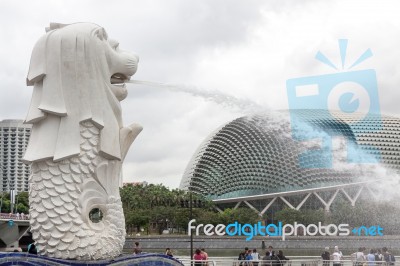 View Of The Merlion Fountain In Singapore Stock Photo