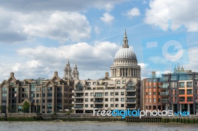 View Towards St Paul's Cathedral From The River Thames Stock Photo