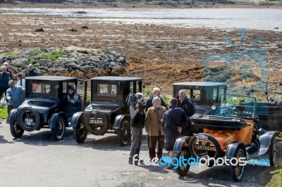 Vintage Ford T Owners Being Interviwed For Tv Stock Photo