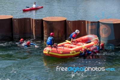 Water Sports At The Cardiff International White Water Centre Stock Photo