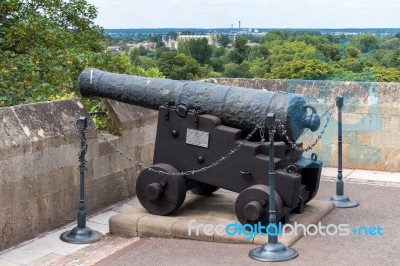 Windsor, Maidenhead & Windsor/uk - July 22 : Ancient Cannon At W… Stock Photo
