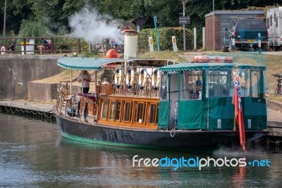 Windsor, Maidenhead & Windsor/uk - July 22 : Steam Yacht On The Stock Photo