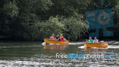 Windsor, Maidenhead & Windsor/uk - July 22 : Two Small Speedboat… Stock Photo