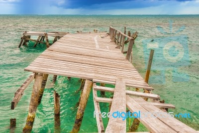 Wooden Pier Dock  And Ocean View At Caye Caulker Belize Caribbea… Stock Photo