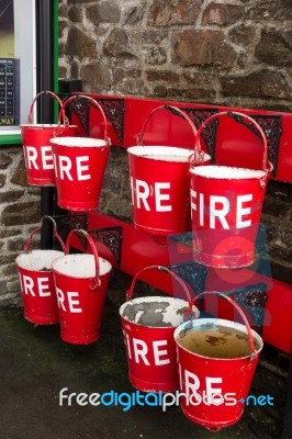 Woody Bay, Devon/uk - October 19 : Fire Buckets At Woody Bay Sta… Stock Photo